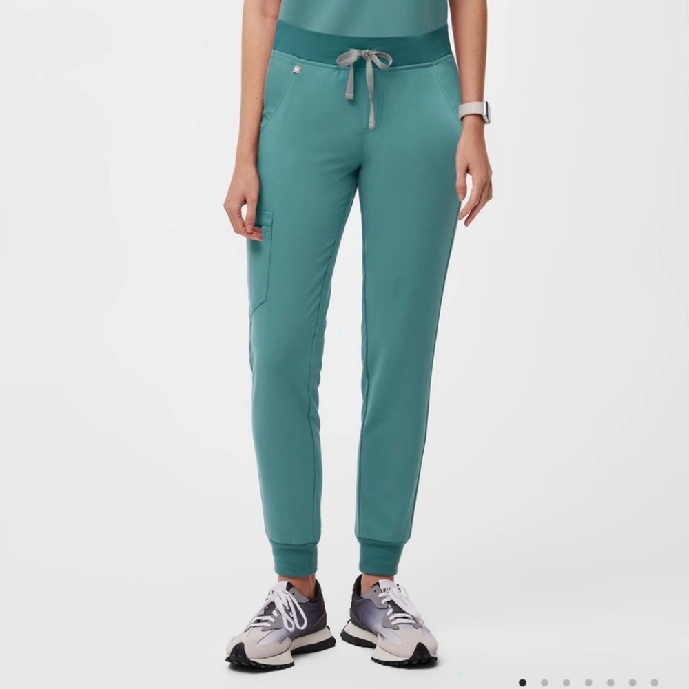 FIGS Zamora Scrub Pants